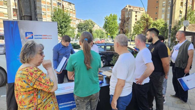 Informativni pultovi Elektrosevera danas u Kosovskoj Mitrovici i Zubinom Potoku