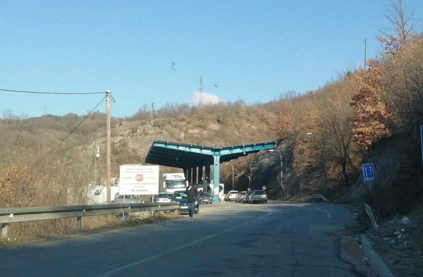 Zadržavanja na prelazu Bela Zemlja i do tri sata