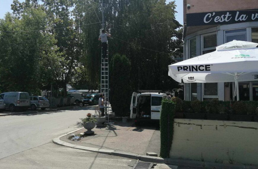 Policija nastavila sa postavljanjem kamera u severnom delu Mitrovice