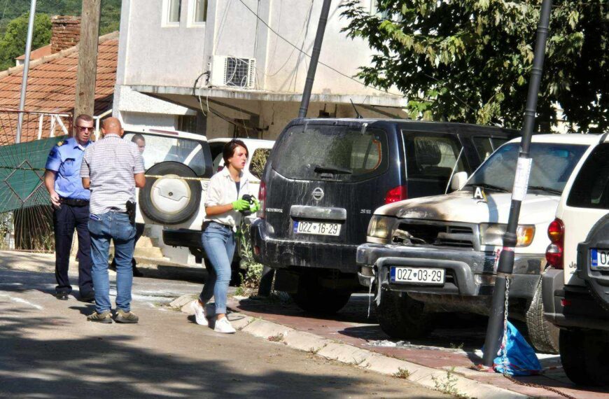 Zapaljena dva vozila opštine Zvečan