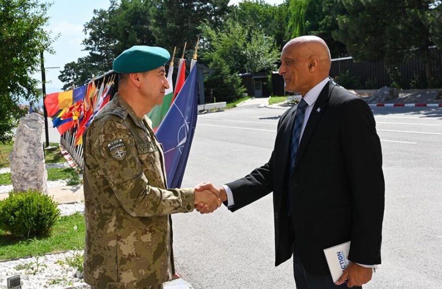 Ulutaš i Menon razgovarali o bezbednosti i dijalogu Beograda i Prištine