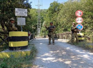 Srbi ranjeni u Dečanima: Bez pomoći države Srbije