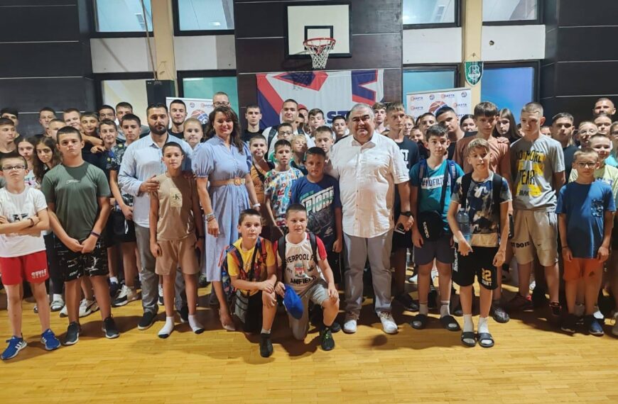 Deca sa severa Kosova na kampu u Ivanjici