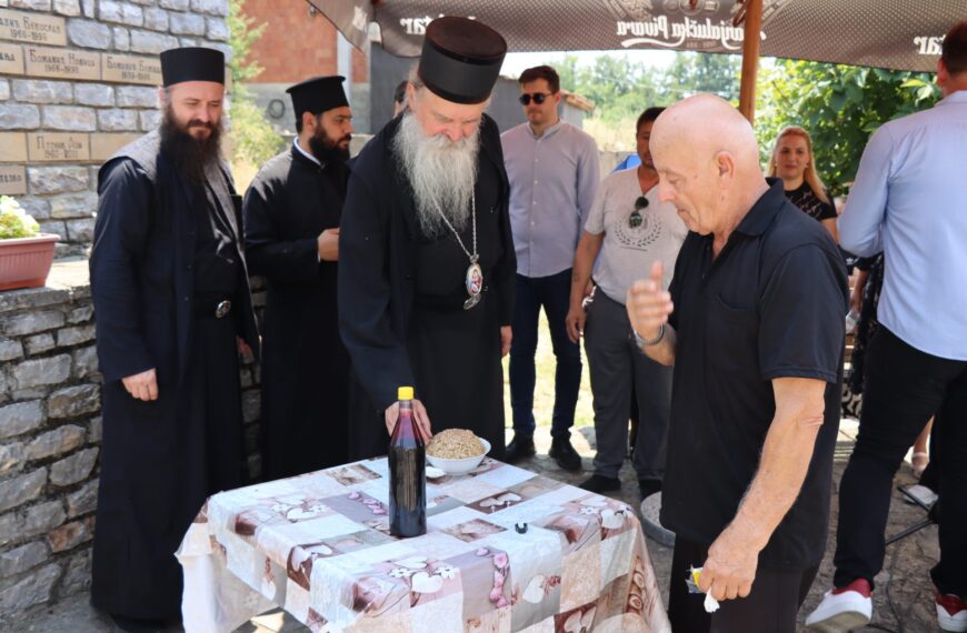 Velika Hoča: Parastosom obeležena 26. godišnjica stradanja Srba u orahovačkom kraju