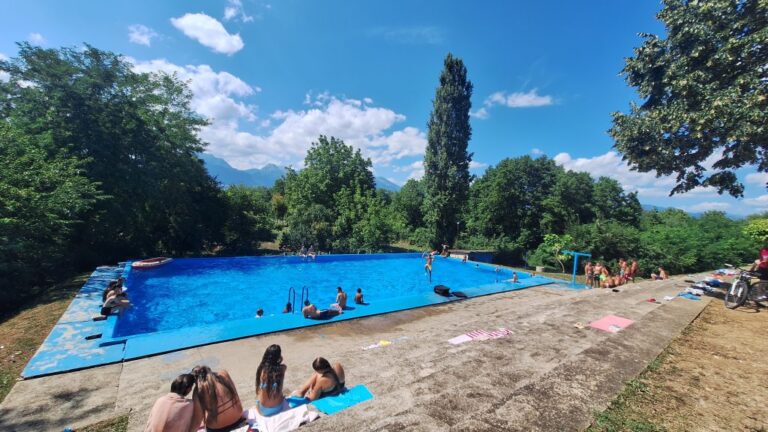 Letnji dani na bazenu u Goraždevcu