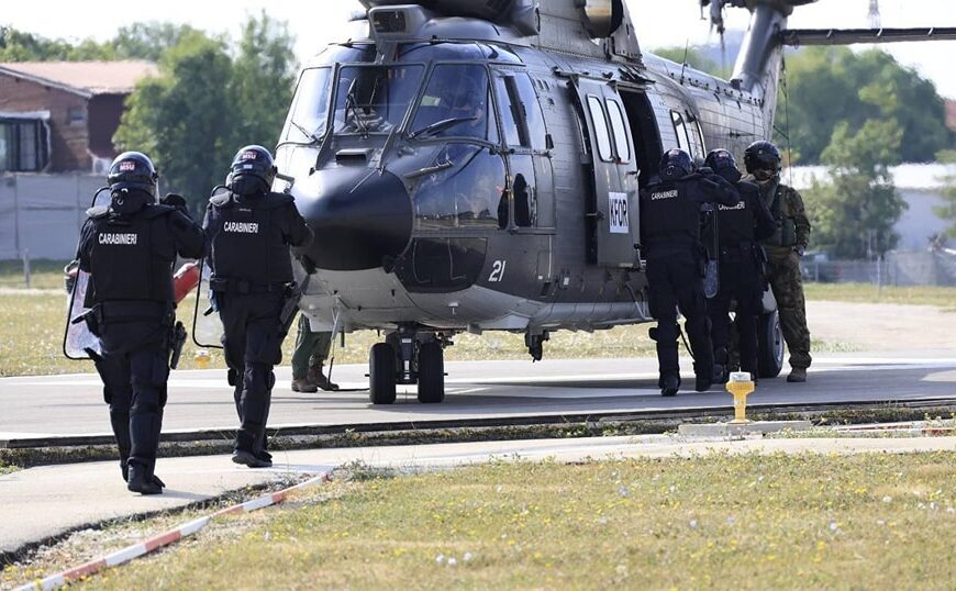 Vežba vojnika Kfora i vojne policije u Prištini