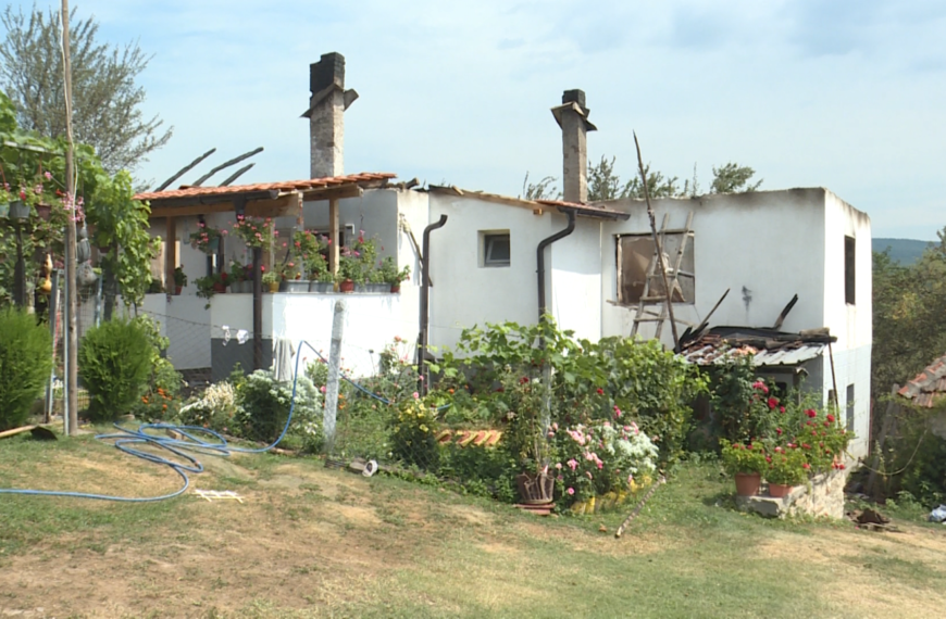 Sedmočlanoj porodici Simić iz Straže, čija je kuća izgorela u požaru, potrebna pomoć