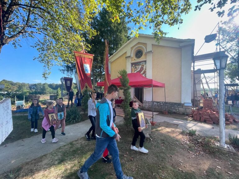 Ispred crkve koja se obnavlja u Goraždevcu proslavljena&hellip;