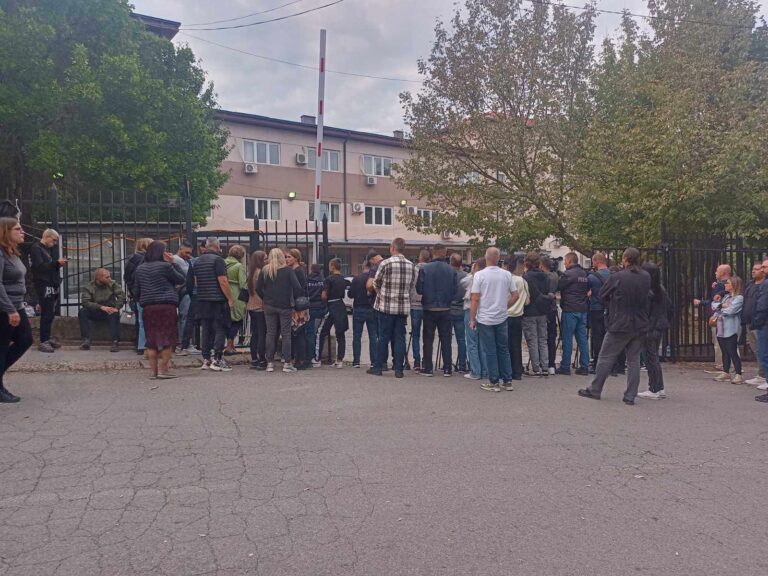 Građani se razišli ispred policijske stanice na zahtev&hellip;