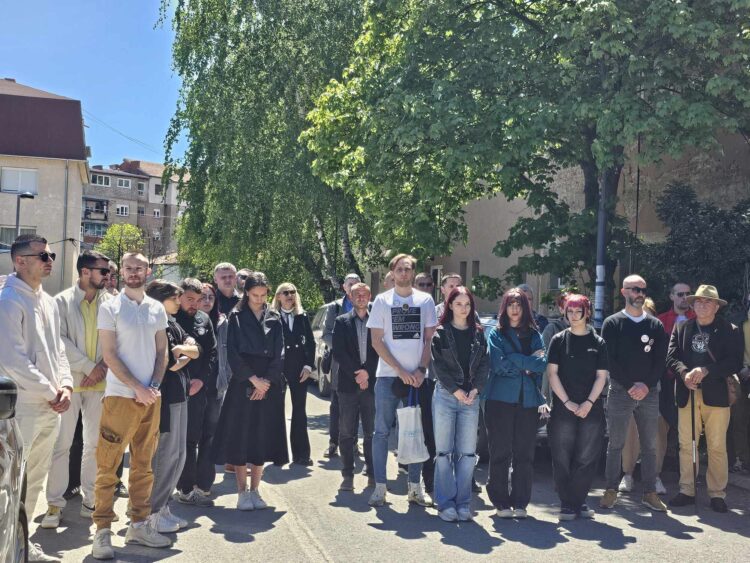 16 minuta tišine Kosovska Mitrovica