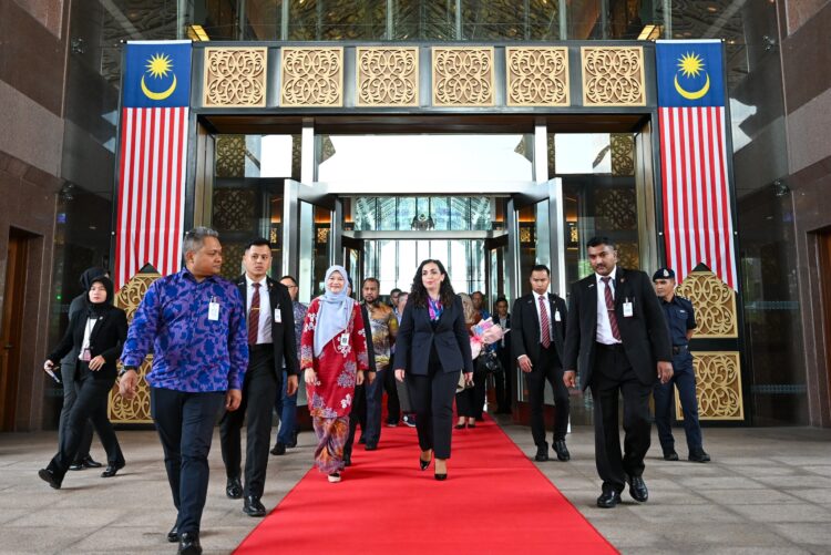 Osmani otputovala u Maleziju, otvoriće ambasadu u Kuala Lumpuru