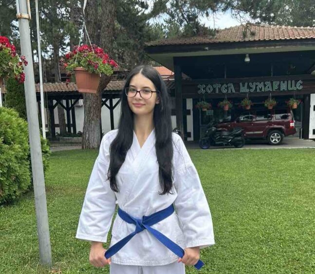 Jovana Milosavljević nosilac crnog pojasa