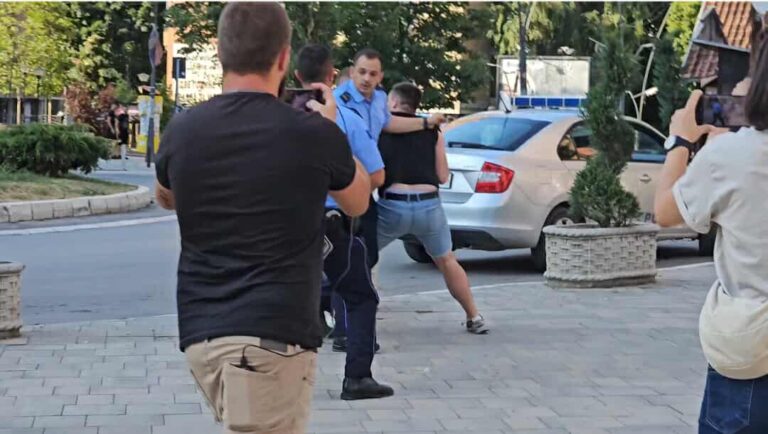 Mladić priveden tokom džez festivala u Severnoj Mitrovici pušten