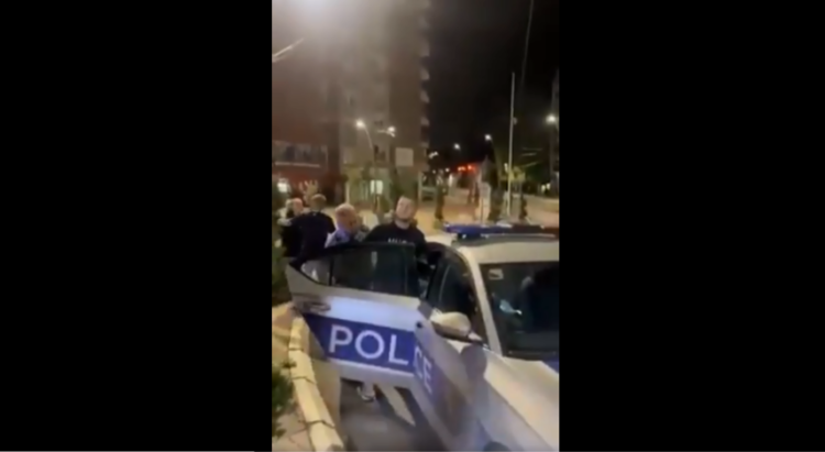 Severna Mitrovica: Incident sa policijom – privođenje, biber…