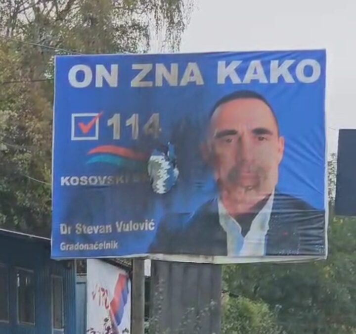 Oštećen bilbord Kosovskog saveza u Zubinom Potoku