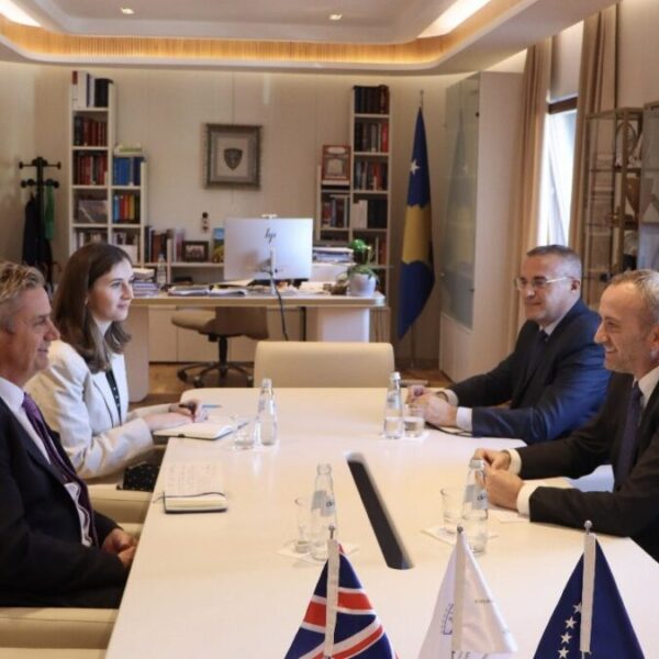 Britanski ambasador: Politički lideri treba…