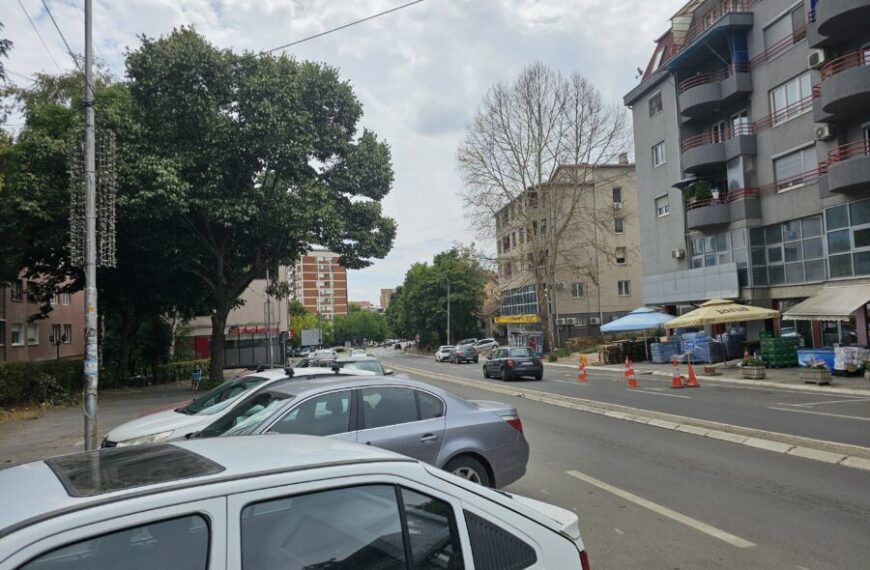 Policija u Severnoj Mitrovici zaustavila ukradeno vozilo