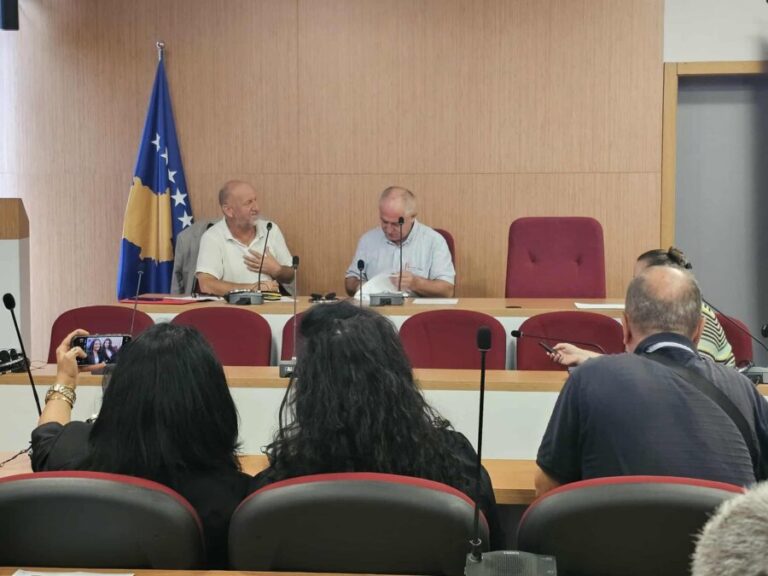 Ponovo usvojena odluka o prenameni zemljišta u Severnoj Mitrovici, Ugljanin demantovao Radojevića: Skupština neće biti „Ćacilend“