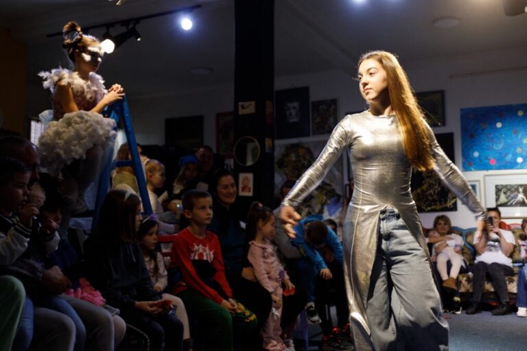 Svetski dan devojčica u Akvarijusu: Superheroina je svaka žena koja u ovom gradu živi