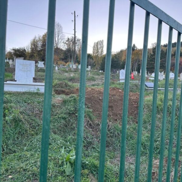 Na groblju u Severnoj Mitrovici…