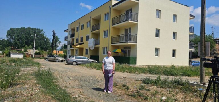 Stanari socijalne zgrade u Leposaviću bez električne energije dva meseca