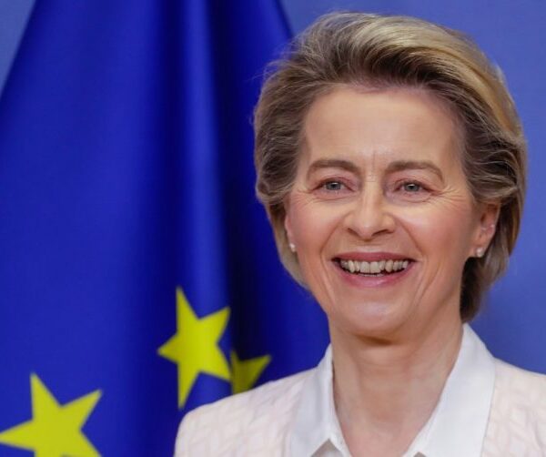 Ursula fon der Lajen na…