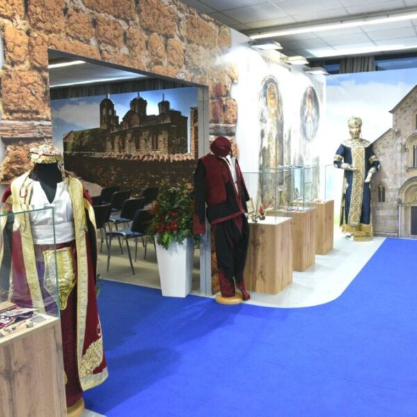 Na Sajmu knjiga dela autora…