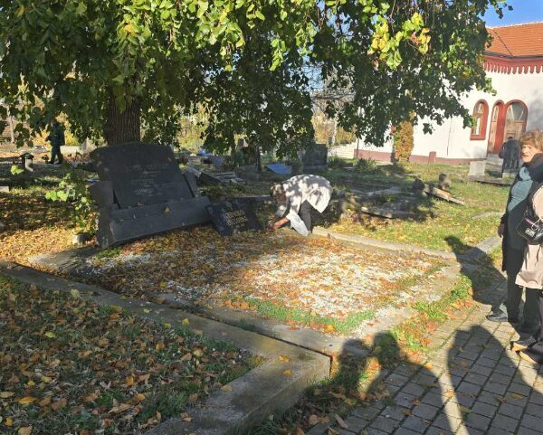 Zadušnice na groblju u Južnoj…