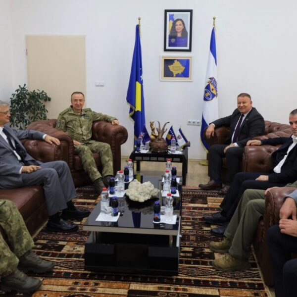 Predstavnici policije i Kfora razgovarali…