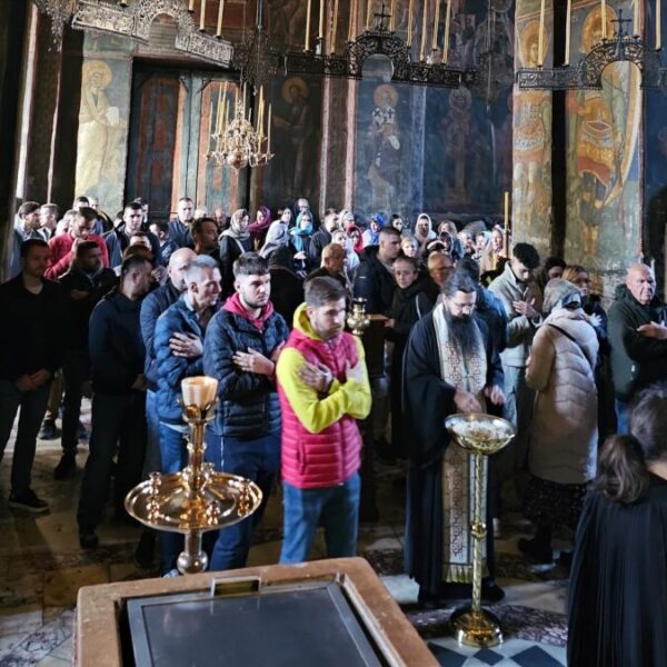 Na liturgiji u Visokim Dečanima…
