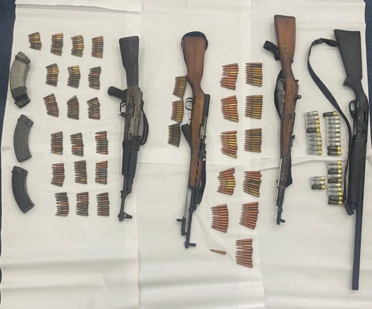 Tri osobe privedene kod Orahovca, zaplenjeno oružje