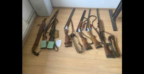 Leposavić: Pet osoba zatečeno sa…