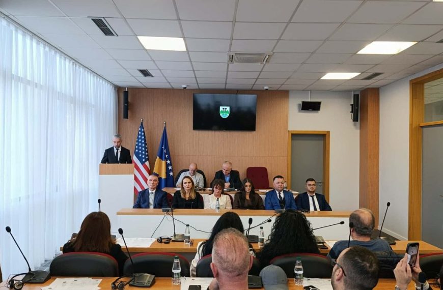 Poslednja sednica SO Severna Mitrovica u ovom mandatu: Prenamenovano 18.664 m² zemljišta za školu