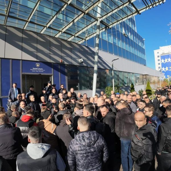 Priština: Obustavljen gradski saobraćaj zbog…