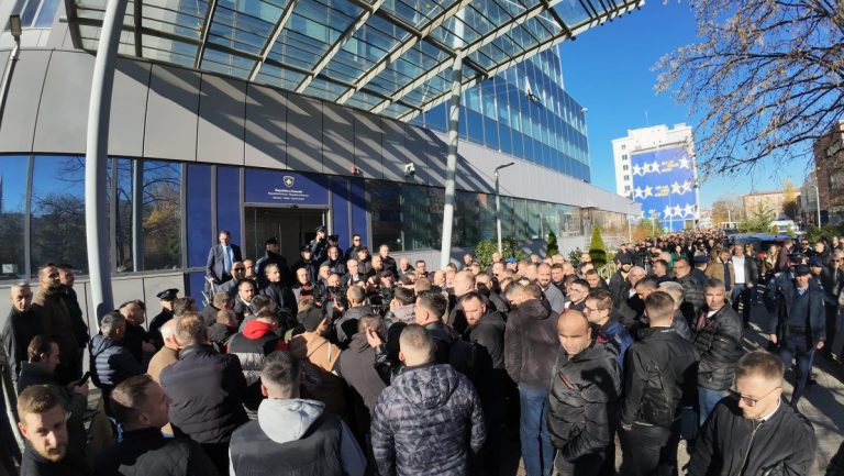 Priština: Obustavljen gradski saobraćaj zbog neisplaćenih plata