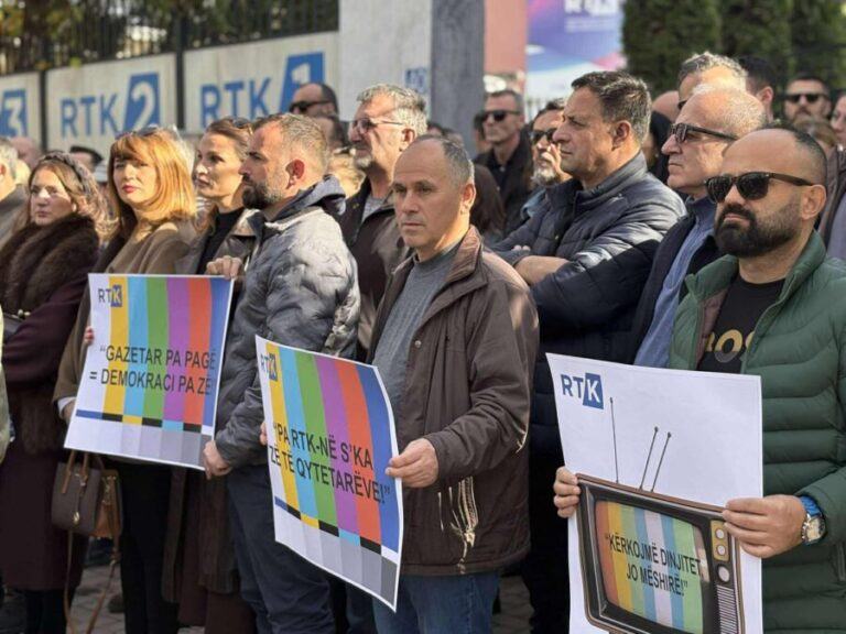 Radnici i sindikati RTK protestuju, najavili jednočasovnu obustavu rada u ponedeljak