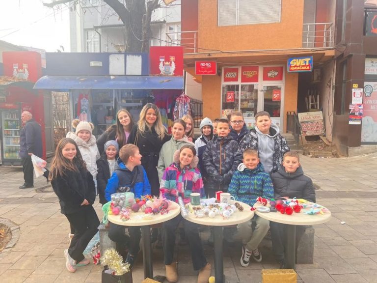 „Novogodišnja pošta dobrih dela“ za naše najstarije sugrađane