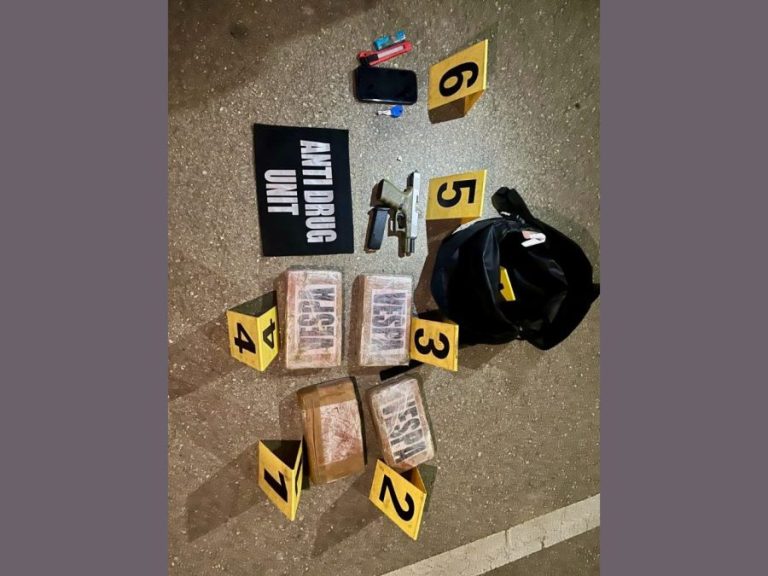 Uroševac: Policija zaplenila 4,6 kg kokaina i oružje