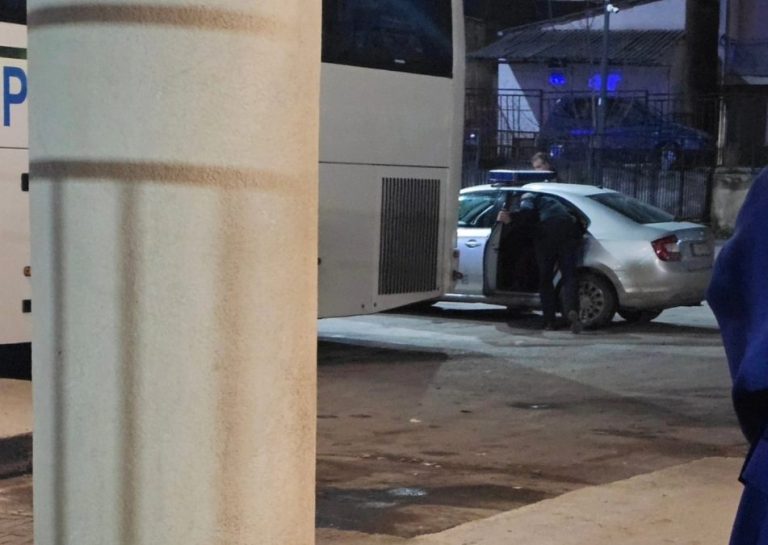 Mladić uhapšen na autobuskoj stanici u Severnoj Mitrovici…