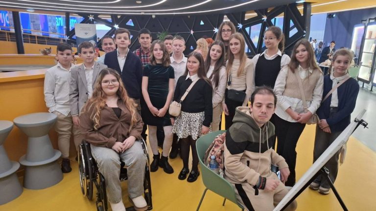 Učenici iz Kosovske Mitrovice deo inkluzivne priče tokom Dečije nedelje