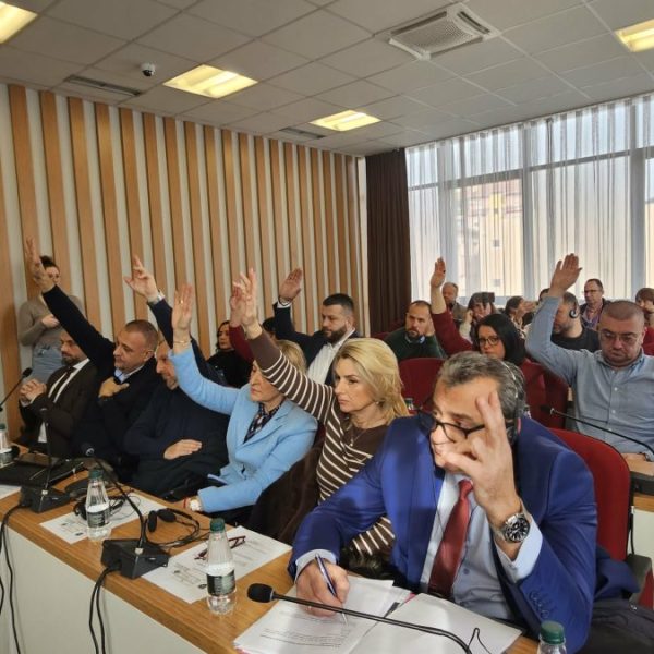 Opozicioni odbornici: Srpska lista sprečila…