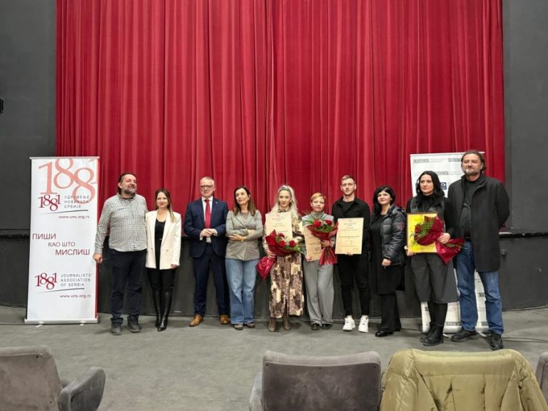 Uručene nagrade UNS-a na Kosovu, nagrađena urednica Radija Kontakt Plus Daniela Tomašević