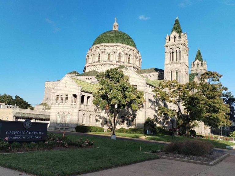 Danas je Božić: Praznik Hristovog rođenja po gregorijanskom kalendaru