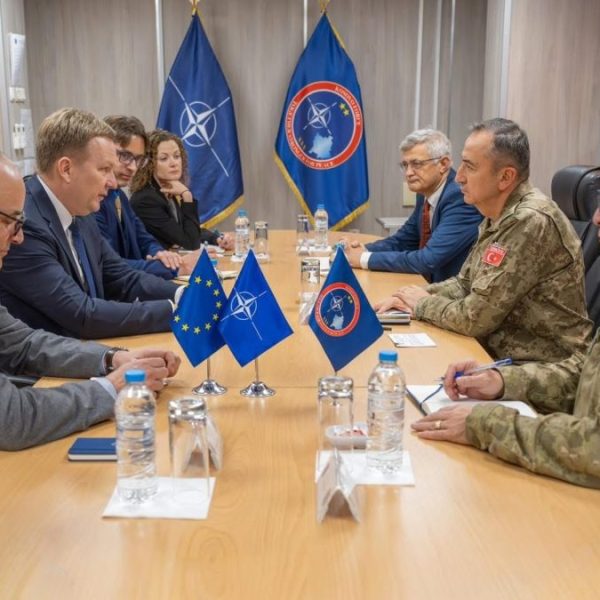 Komandant Kfora razgovarao sa Sorensenom&hellip;