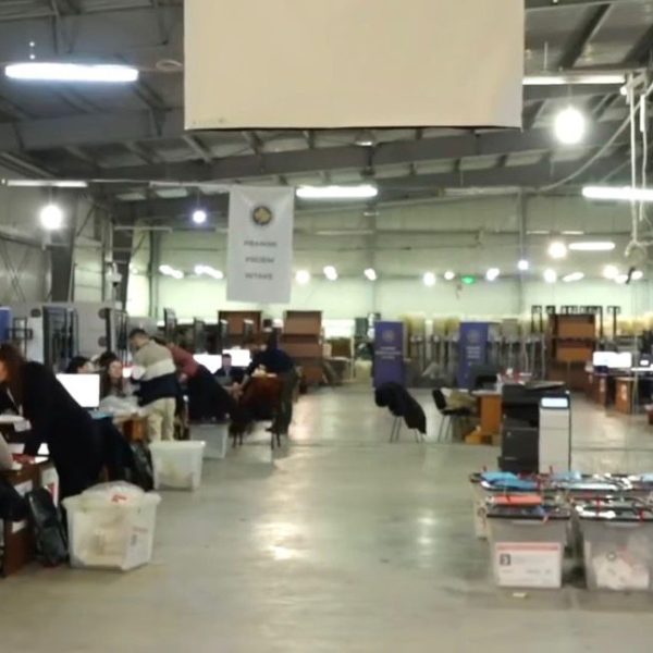 Počelo ponovno prebrojavanje glasova u…