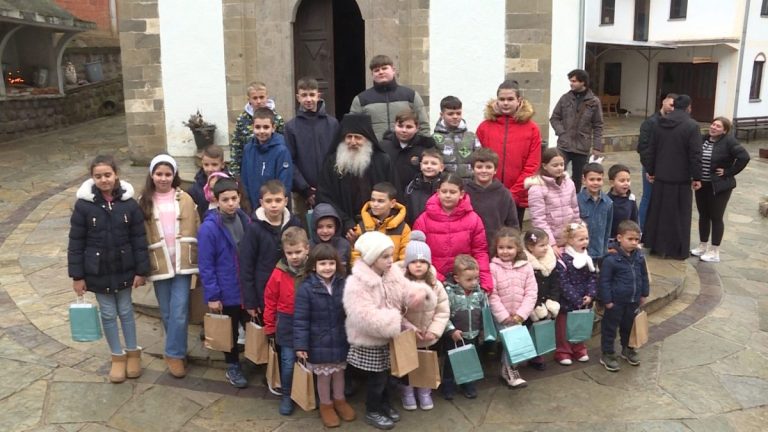 Praznik Oci obeležen u Dragancu vezivanjem oca Justina