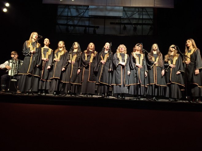 U Gradišci održan „Svetosavski sabor pesme sa KiM kroz Srpsku“