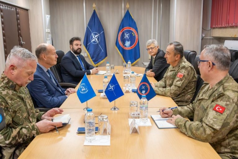 Komandant Kfora razgovarao sa šefom UNMIK‑a