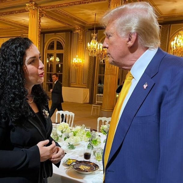 Tramp pozvao Vjosu Osmani u&hellip;