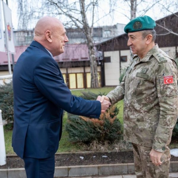 Komandant KFOR-a sa Arsićem i&hellip;